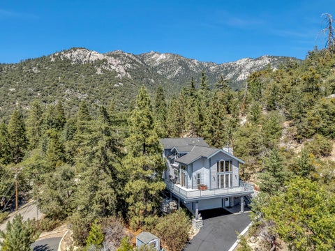Photo of 25126 Cougar Road, Idyllwild, CA 92549 (MLS # 219152710DA)