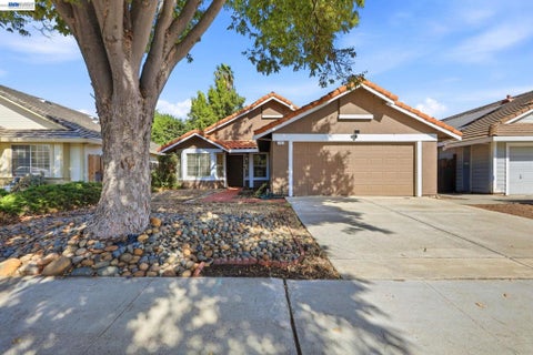 Photo of 275 Arroyo Hondo Cir CIR, Tracy, CA 95376 (MLS # 41151347)