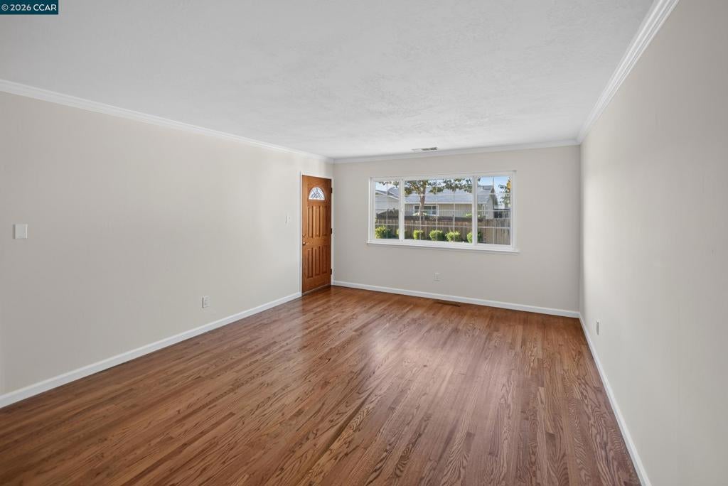 2290 La Mar Drive