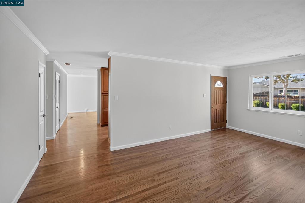 2290 La Mar Drive