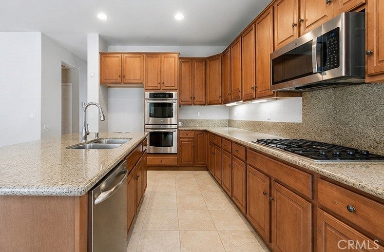 6136 Walnut Grove Court