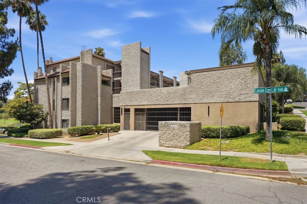 5555 Canyon Crest F2