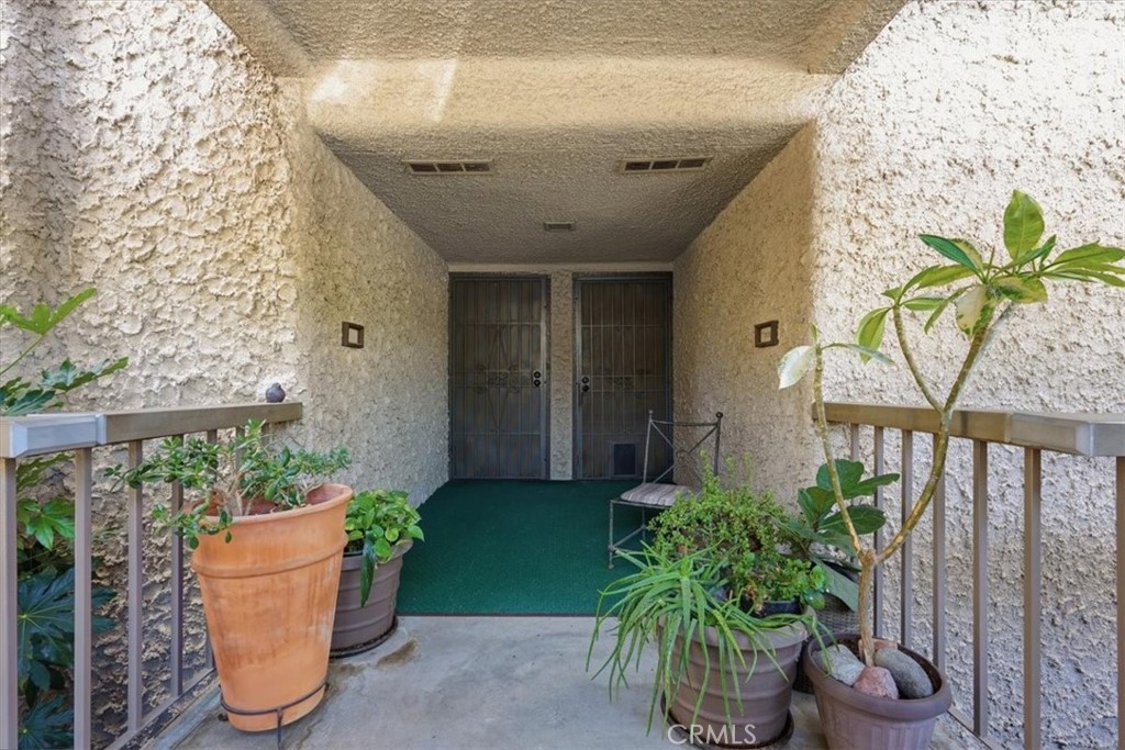 5555 Canyon Crest F2