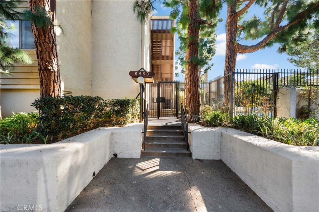 5950 Canterbury Drive C308