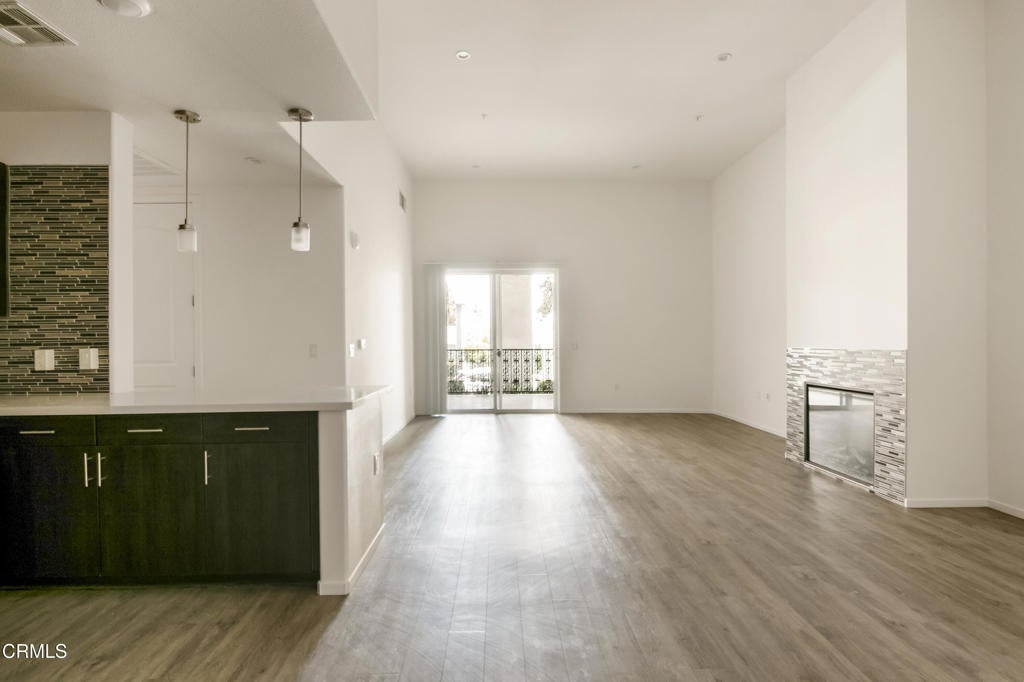 124 W Colorado Street 101