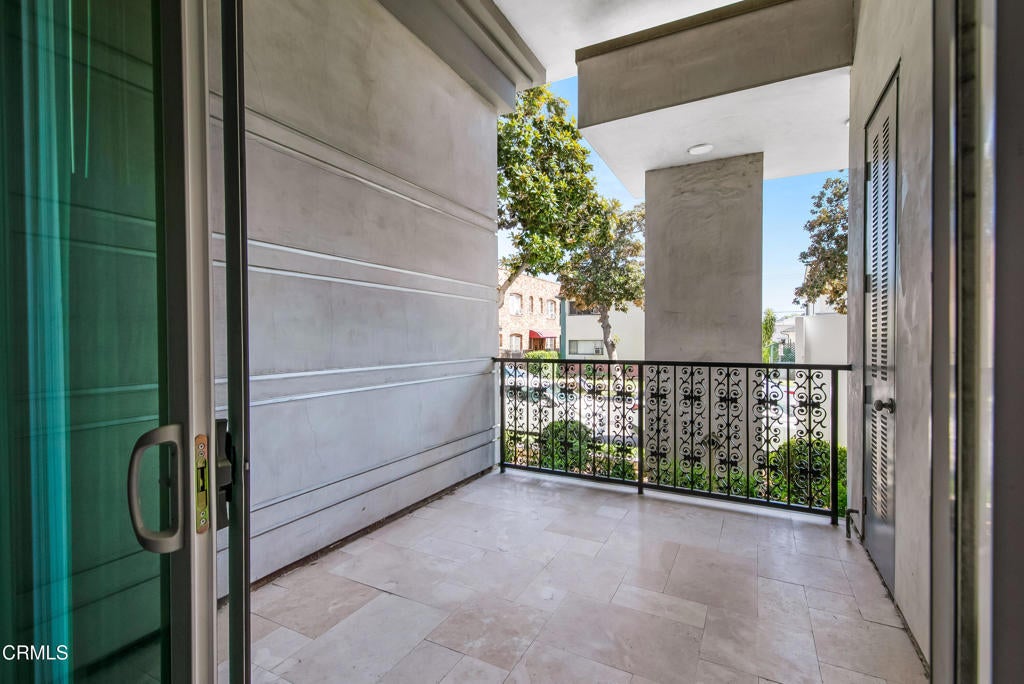 124 W Colorado Street 101