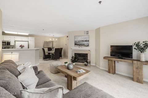 Photo of 697 Sutton Crest Trail #302, Oak Park, CA 91377 (MLS # 225005984)