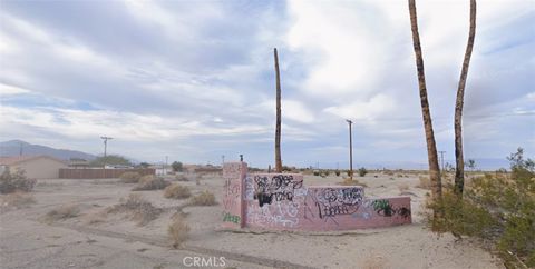 Photo of 2902 Leto Ave, Thermal, CA 92274 (MLS # SW26082848)
