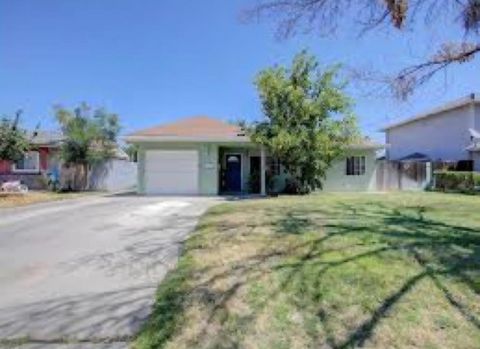 Photo of 1625 Bedford Avenue, Modesto, CA 95351 (MLS # ML82025460) Photo of 1625 Bedford Avenue, Modesto, CA 95351 (MLS # ML82025460)
