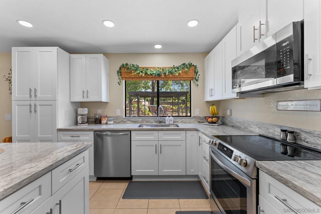 16333 Bassett