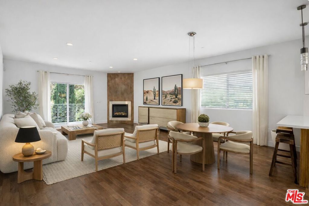 Photo of 11023 Fruitland Drive #401, Studio City, CA 91604 (MLS # 26659475)