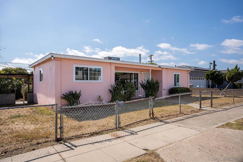 212 Los Alamos Dr