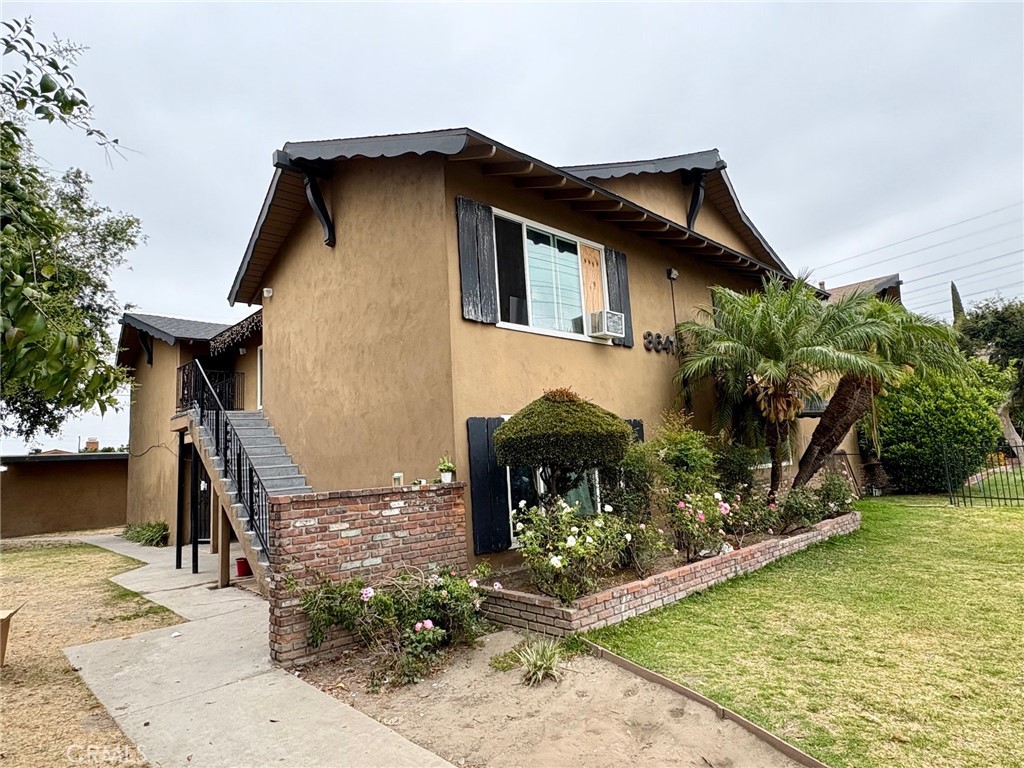 Ready to move in. 1 bedroom and 1 bathroom. located first floor. New painting, new window air-conditioned. No parking. Street parking only. Tenant pay $25 to City of Stanton for parking for each car.