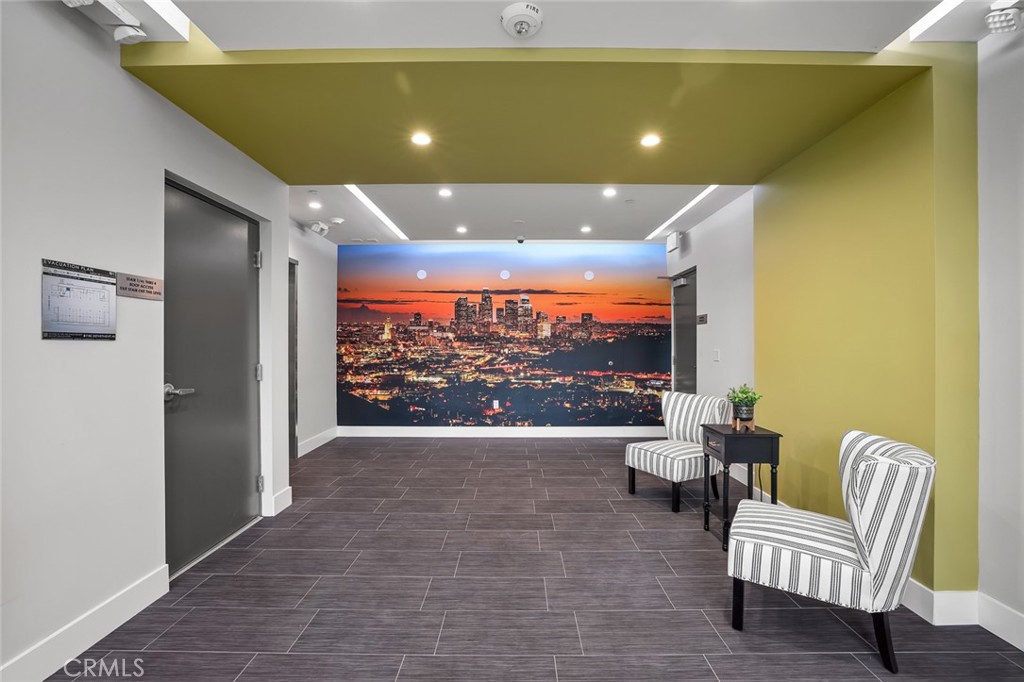 5820 La Mirada Avenue 202