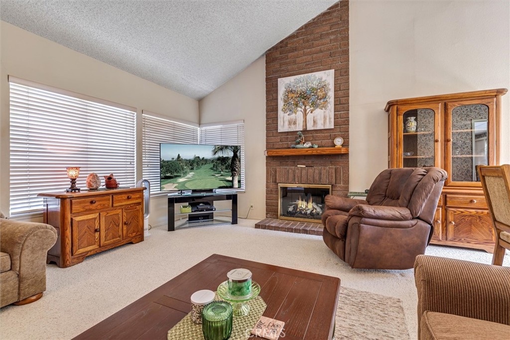 4466 Rainbow Lane