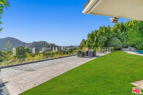 Photo of 2177 Summitridge Drive, Beverly Hills, CA 90210 (MLS # 25630247)