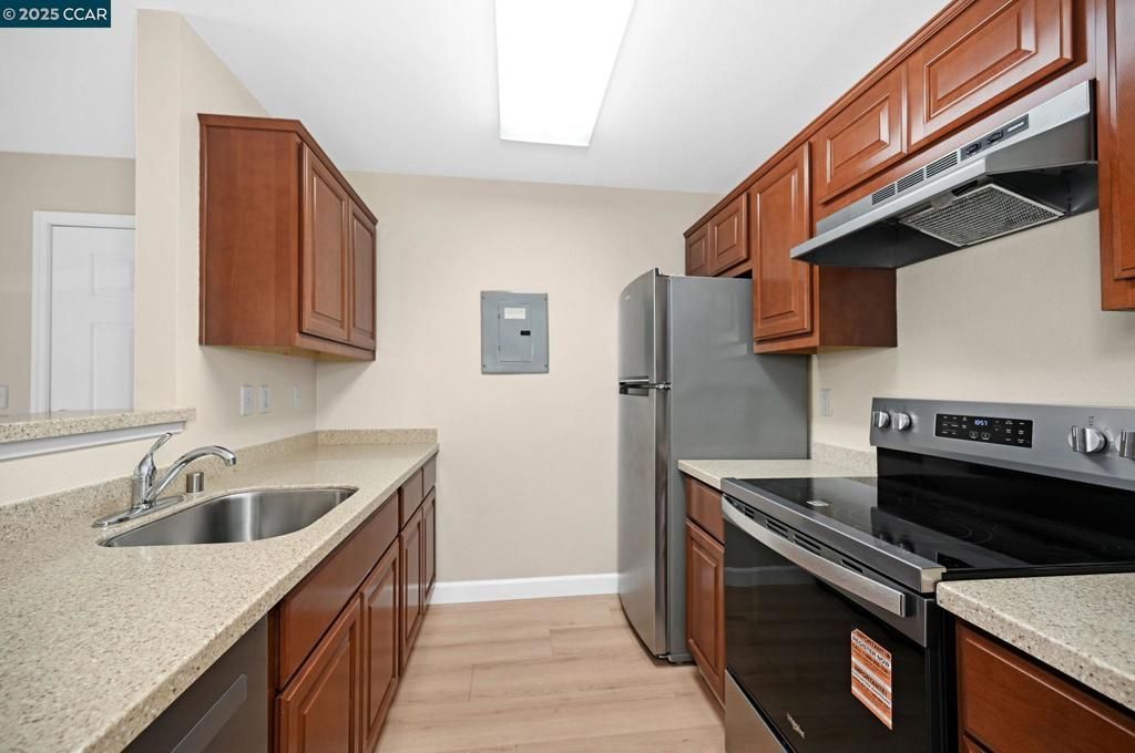 listing image 130721575997026229564