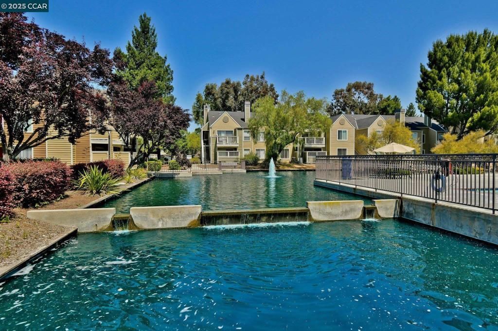 listing image 130722689190532627793