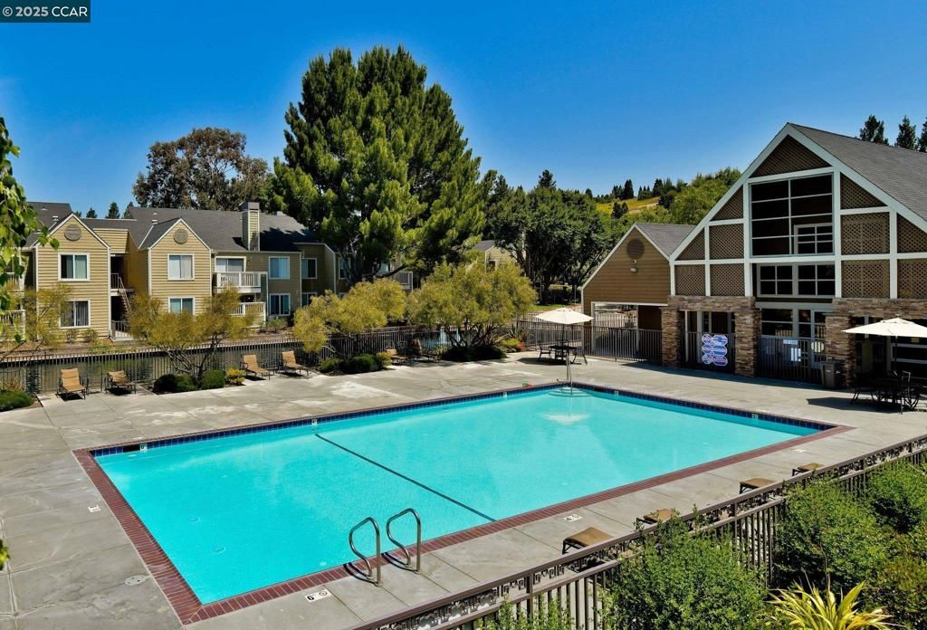 listing image 130728493987346444524