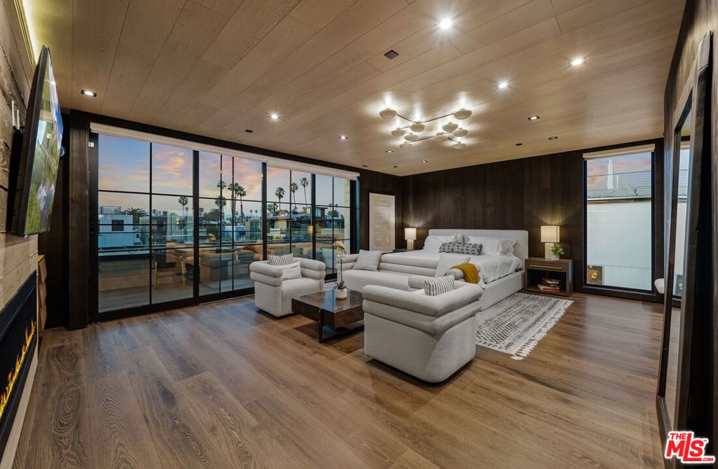 Photo of 442 Sherman Canal Walk, Venice, CA 90291 (MLS # 26649707)