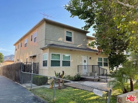 Photo of 10634 Whipple Street, Toluca Lake, CA 91602 (MLS # 25626095)