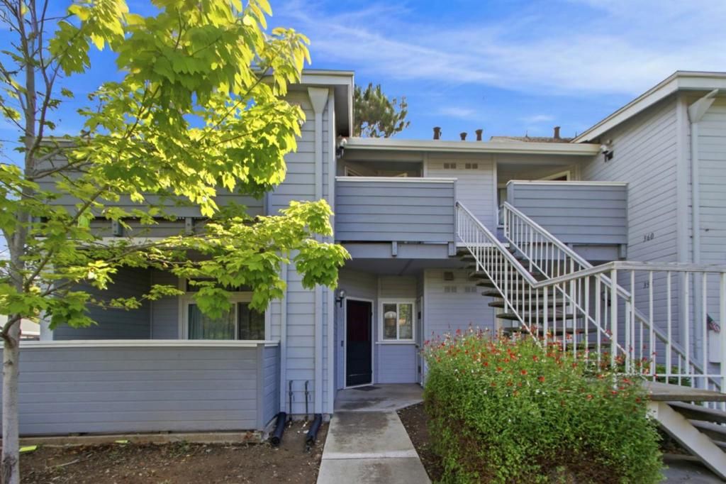 Photo of 354 Shadow Run Drive, San Jose, CA 95110 (MLS # ML82043597)