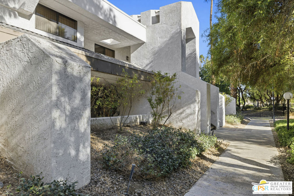 5301 E Waverly Drive 222