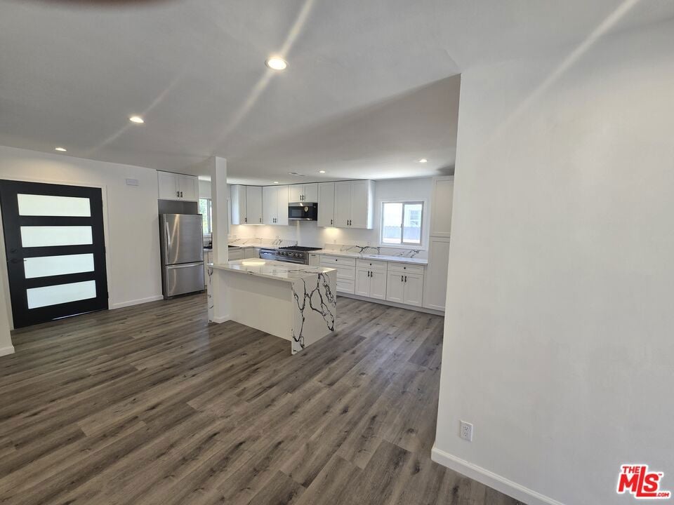 10342 Haskell Avenue, Granada Hills CA 91344