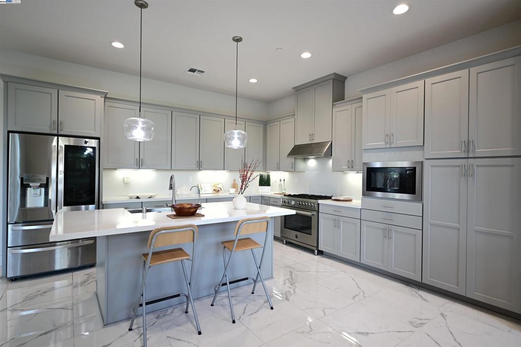 NEWARK - Residential