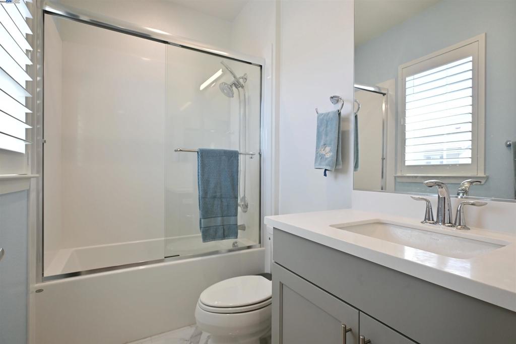 NEWARK - Residential