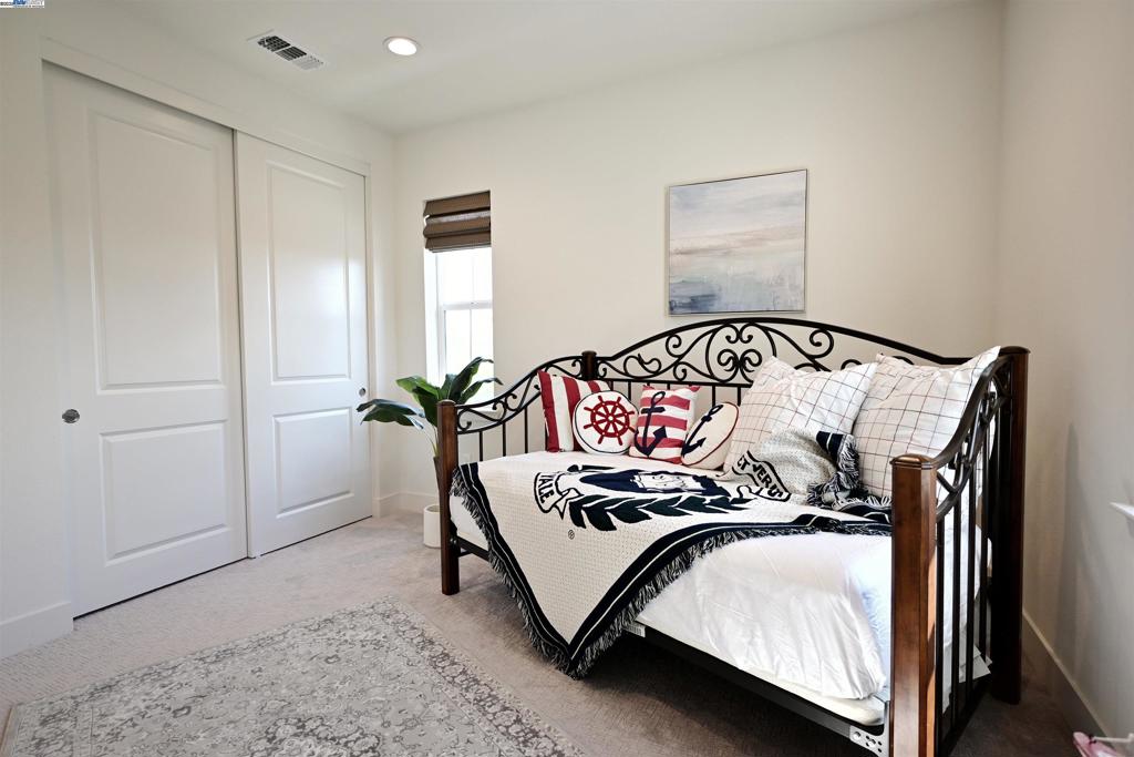 NEWARK - Residential