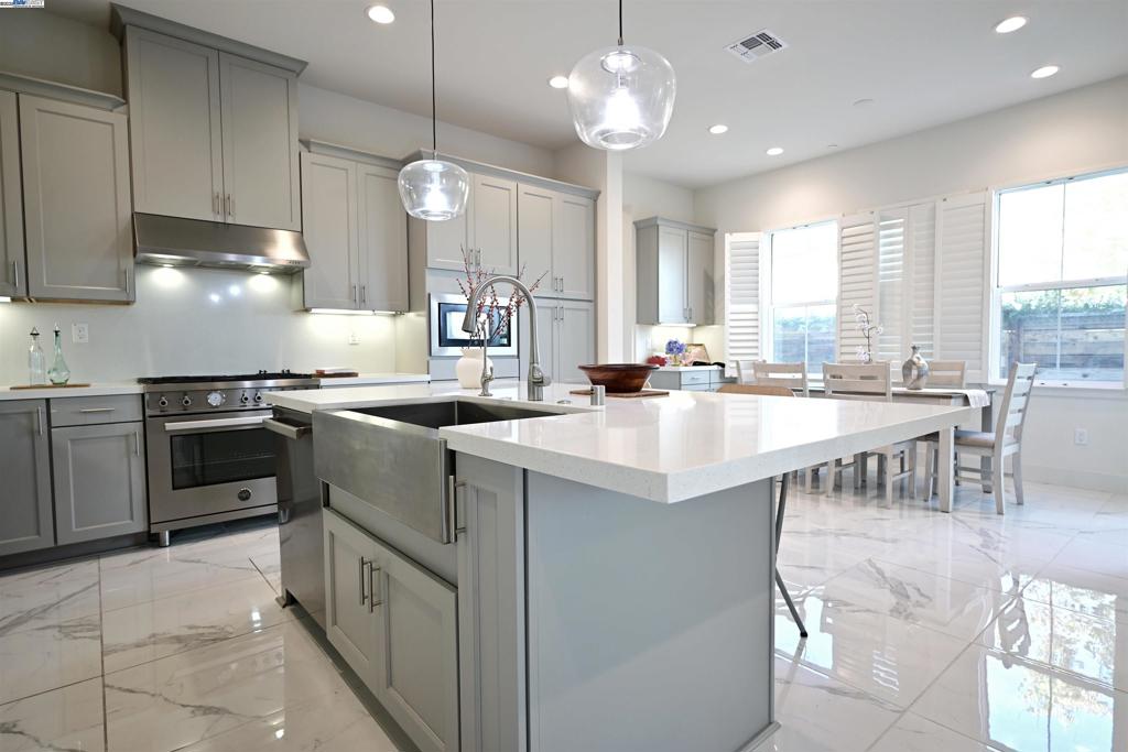 NEWARK - Residential