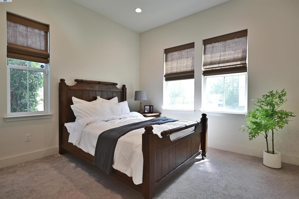 NEWARK - Residential