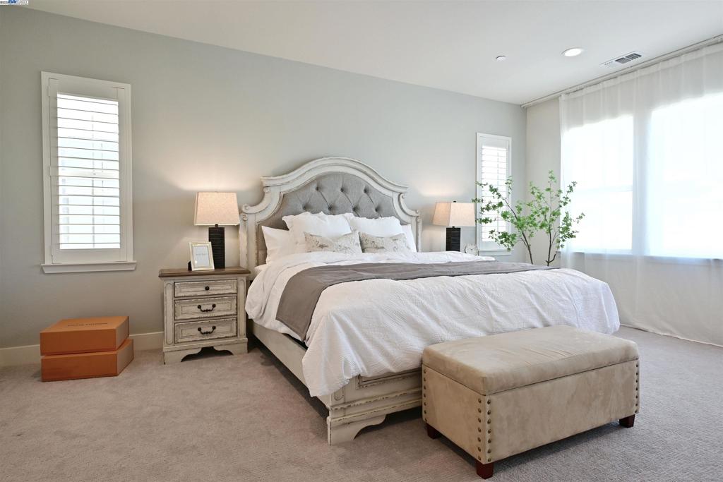NEWARK - Residential