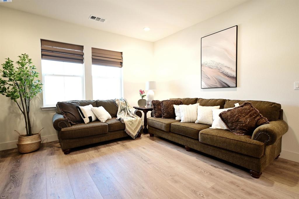 NEWARK - Residential