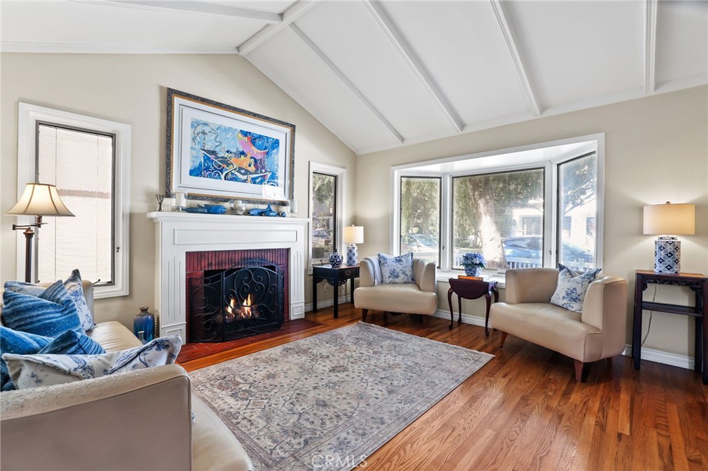 328 Poinsettia