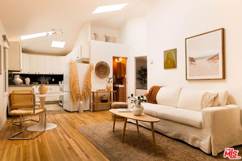 Photo of 2134 Oak Street #1, Santa Monica, CA 90405 (MLS # 26916117)