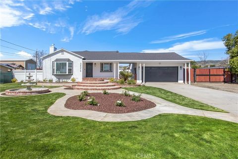 Photo of 32376 Kentucky St, Yucaipa, CA 92399 (MLS # IG26061526)