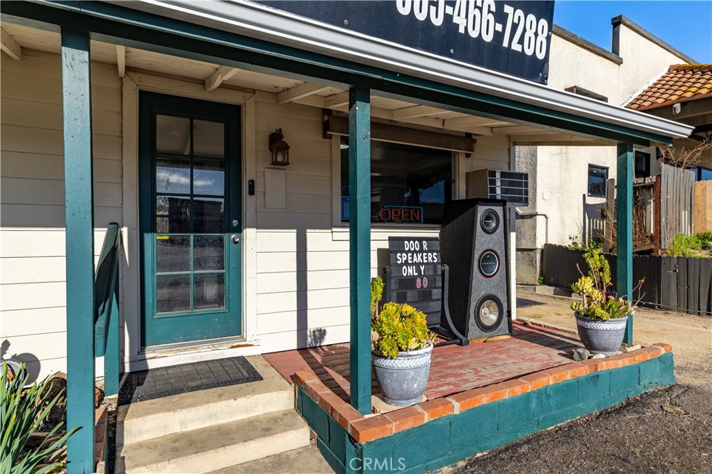 7405 El Camino Real