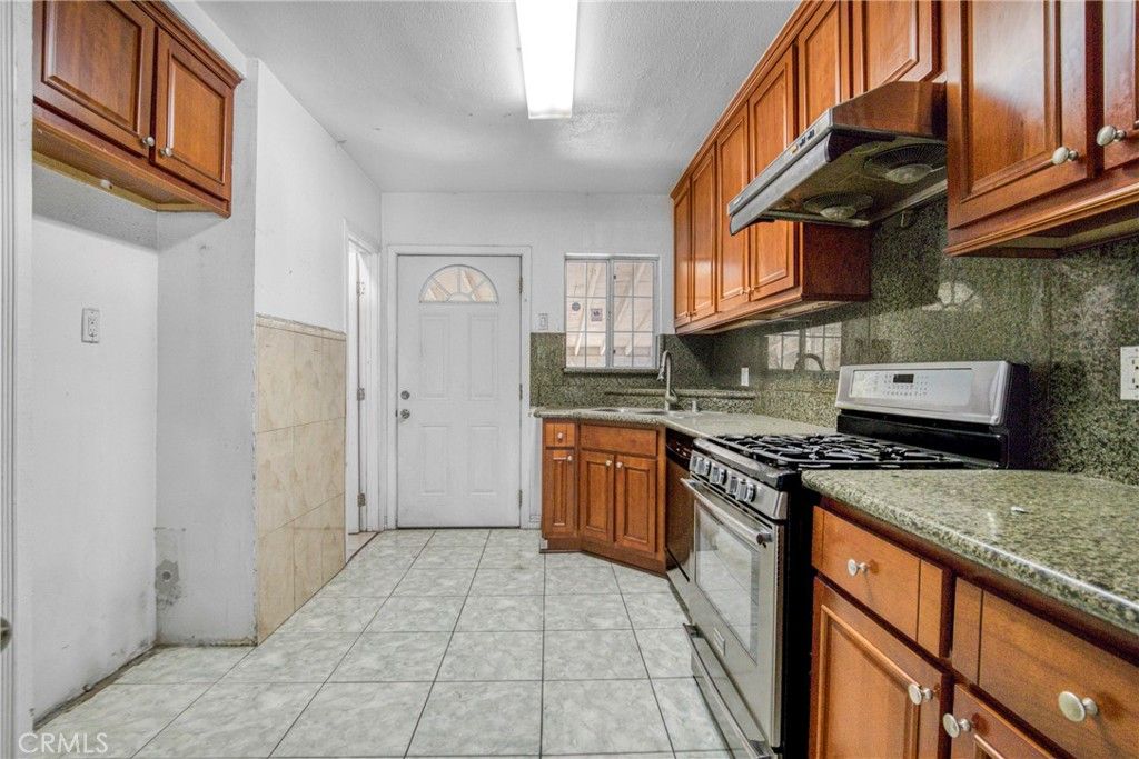 Photo of 2662 Rich Street, Los Angeles, CA 90039 (MLS # SR25238665)