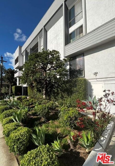 Photo of 906 N Doheny Drive #221, West Hollywood, CA 90069 (MLS # 26714913)
