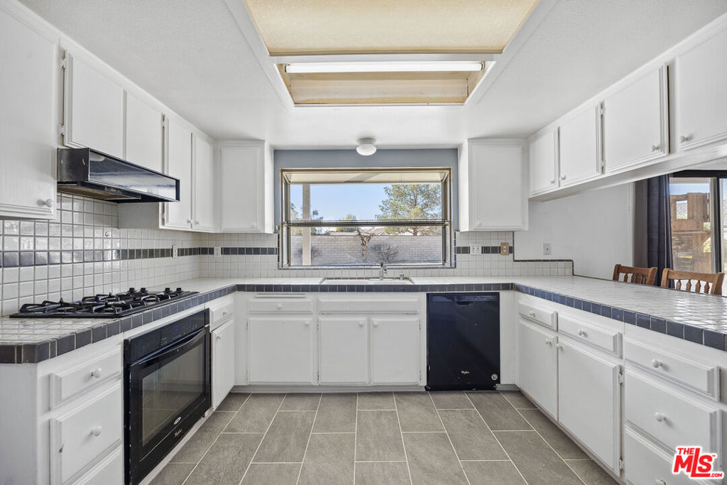 18655 Knollwood Court