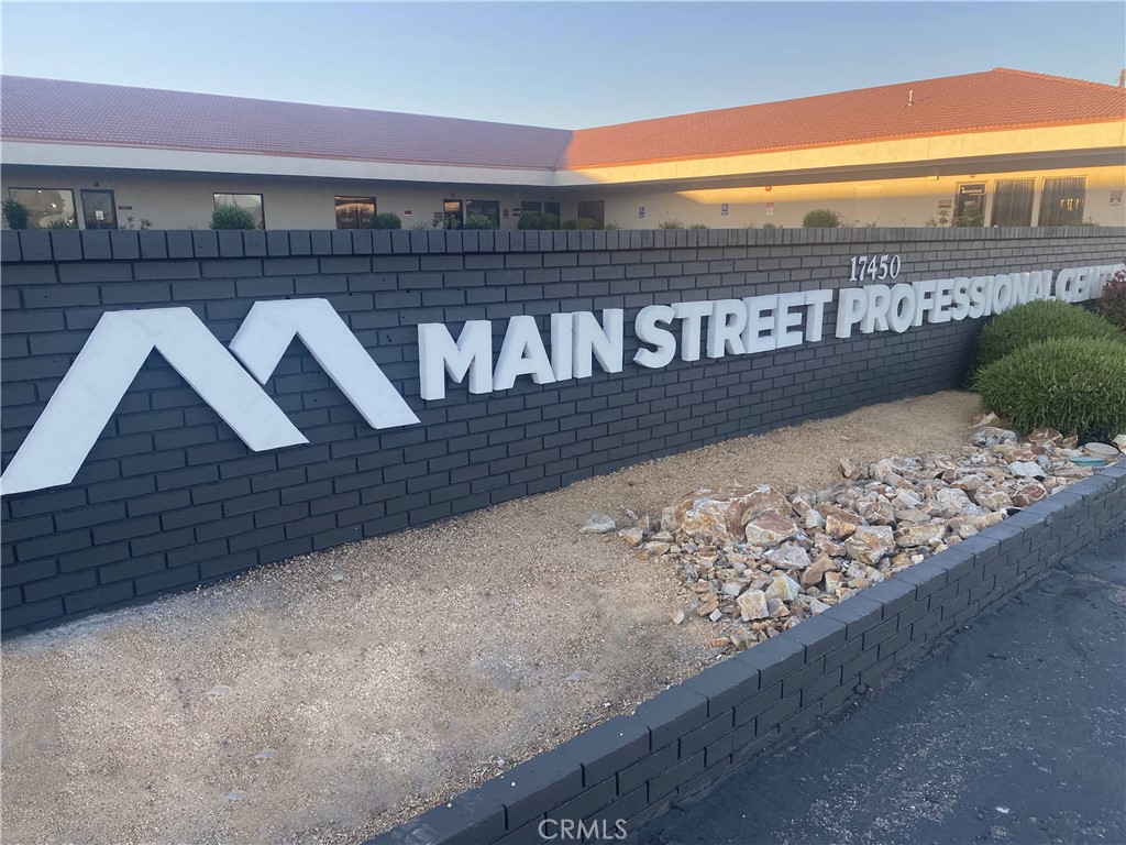 Great unit available in the Main Street Professional Center along Main Street off of I Ave. A total of ±1,440 square feet includes a front area, 3 bathrooms, exam rooms, kitchenette and private office. The unit has front and rear doors for patient and staff access. The unit shares parking and the convenience of mixed medical uses throughout the single-story building with maintained landscaping and wrap-around walkway. Right next to Wells Fargo and the NEC of Main & I, the property is within walking distance to bus stops and other amenities such as food, shopping, gas, and minutes to the I-15 freeway. The area is a mixed use with homes, retail, schools, churches, and other service operators. Property is professionally managed. Monthly Rate includes Common Area Maintenance for Year 1. Schedule a tour today.