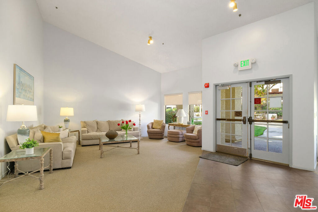 501 Palisades Drive 209