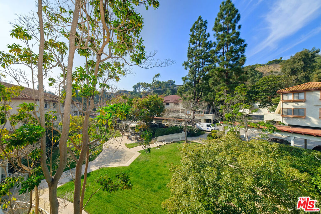 501 Palisades Drive 209