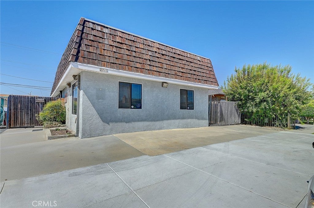 2715 E 56th Street