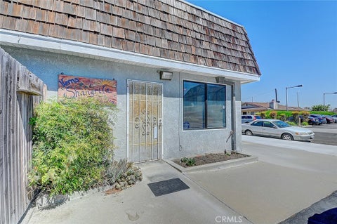 Photo of 2715 E 56th Street, Long Beach, CA 90805 (MLS # DW26081588)