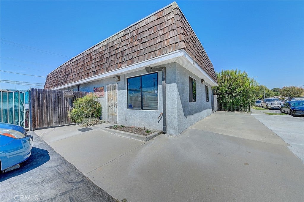 2715 E 56th Street
