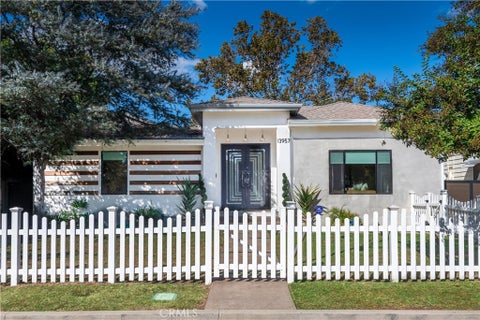 Photo of 13957 Hesby Street, Sherman Oaks, CA 91423 (MLS # SR26232317)