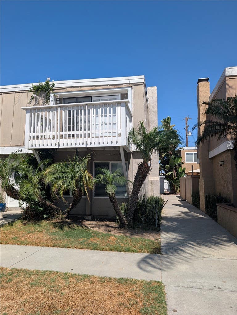 Photo of 205 13th Street #D, Huntington Beach, CA 92648 (MLS # OC26177145)